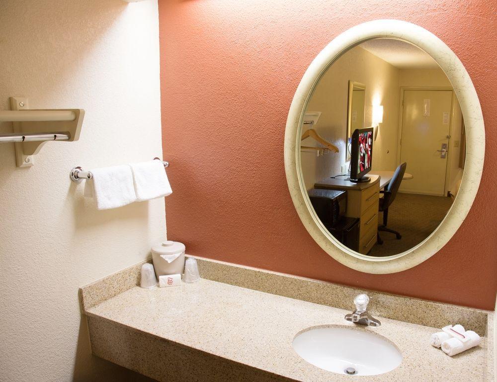 Red Roof Inn Detroit - Roseville St Clair Shores Exterior foto