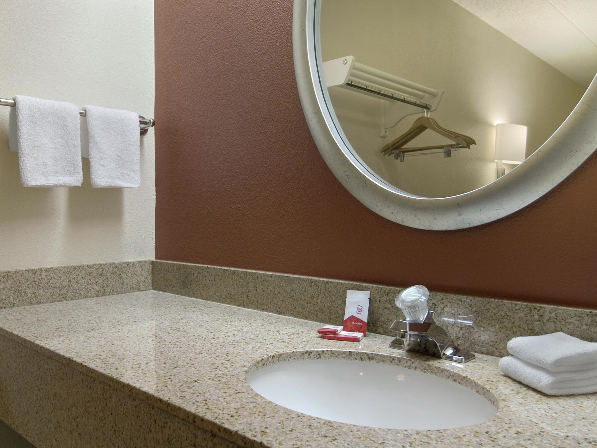 Red Roof Inn Detroit - Roseville St Clair Shores Zimmer foto